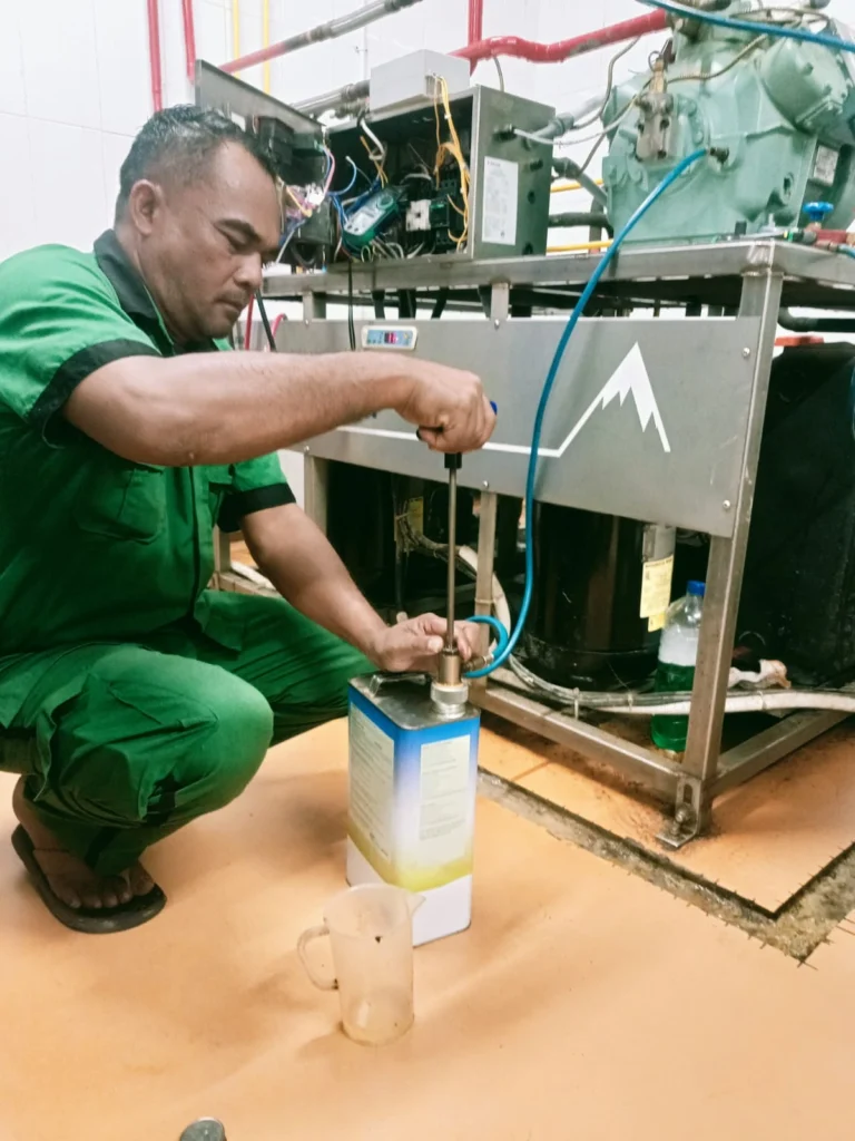 service ac mini chiller medan