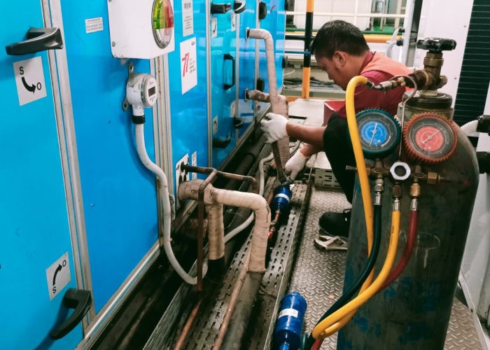 Teknisi Service AC